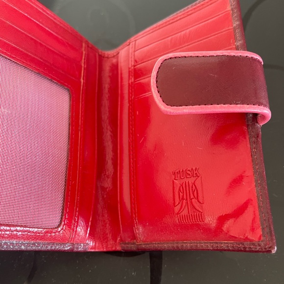 Tusk small red leather wallet - Picture 3 of 3